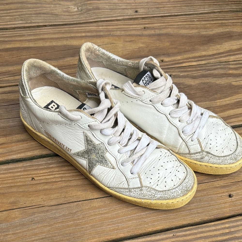 💯 percent authentic Golden Goose White Ballstar with  Silver Star Sneakers.